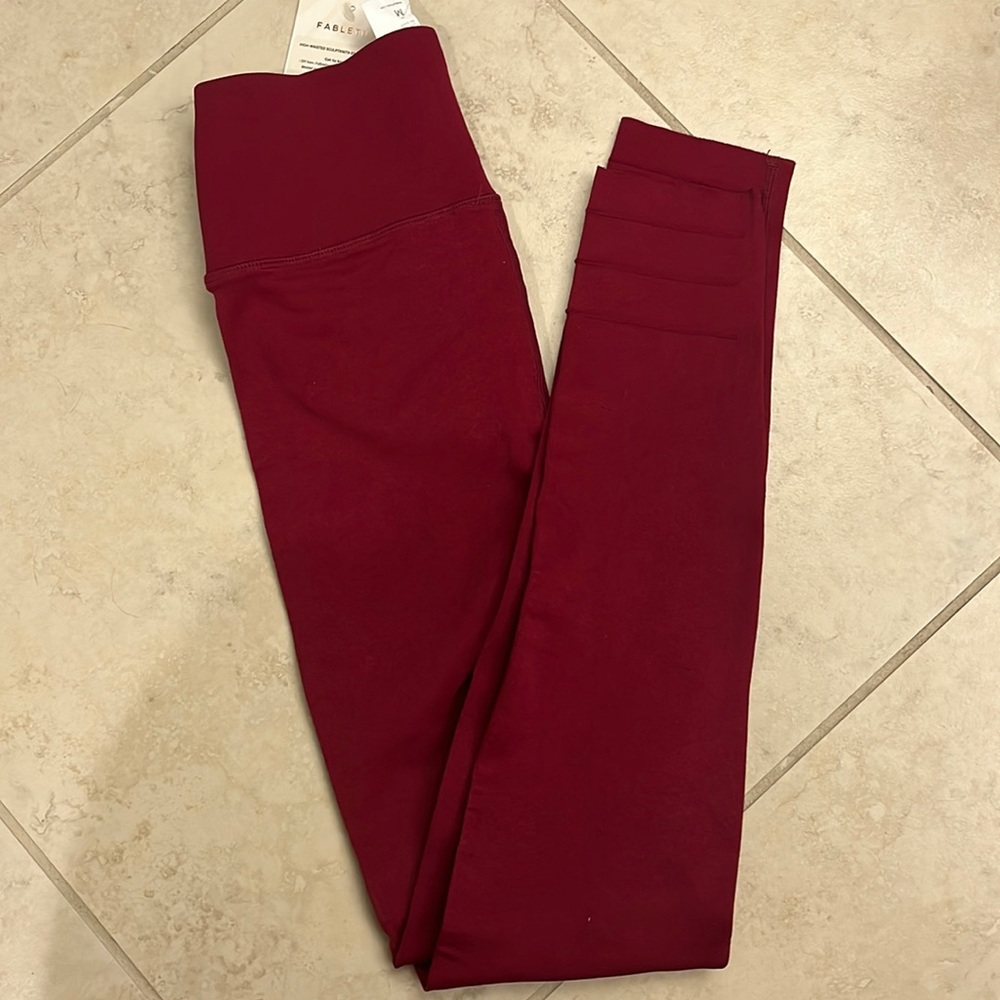 NWT Fabletics Leggings